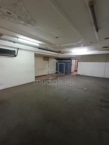 Jlb Kebudayaan Taman Universiti Ground Floor Shop Rent, Face Main Road 1