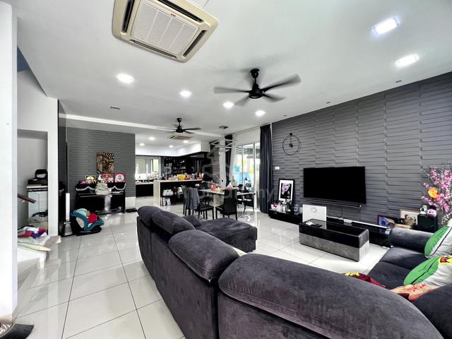Fully Renovated Freehold 3 Storey Semi-D 1