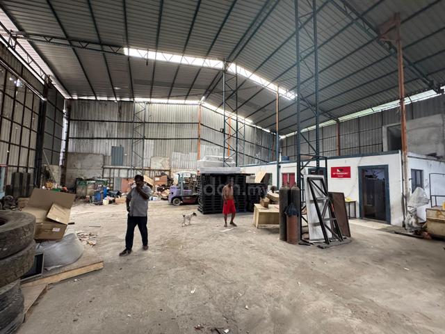 Taman Industri Subang Jaya 4000sf Warehouse with High Ceiling 1