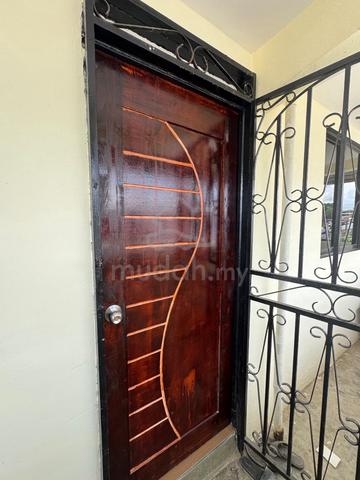 Flat Taman Ungku Tun Aminah 1