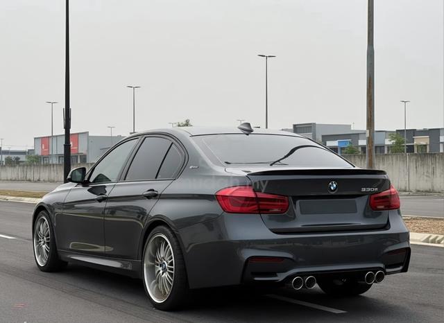 [2017] Bmw 330e 2.0 Sport Line (AT) M3 Sporty Look - 2