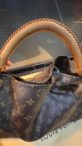 Carousel Image