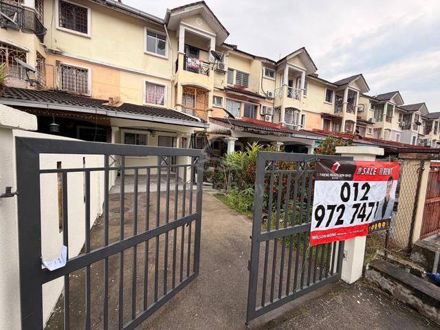 Taman kajang perdana 2 storey townhouse, ready move in, good condition 1