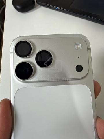Iphone 17 ProMax Like New - photo 5 of 6