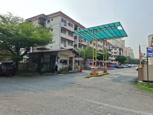 Taman Kinrara Section 2 Apartment 1