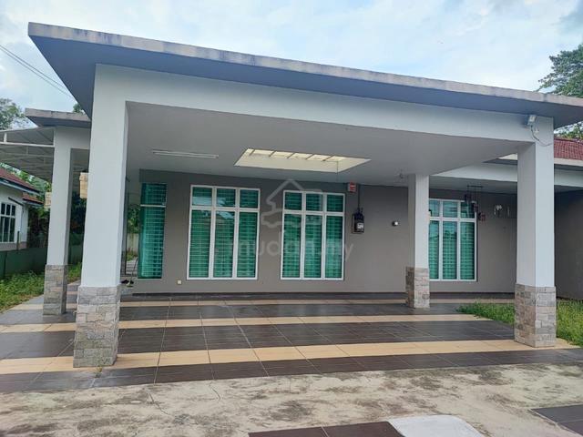 5 rooms Semi D at Sungai Soi jaya for rent