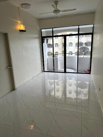 Ferringhi Mutiara Apartment 1