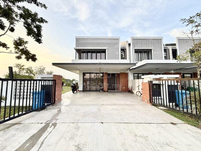 Cornerlot Double Storey Elmina Green 1 with Furnished Facing Open 1