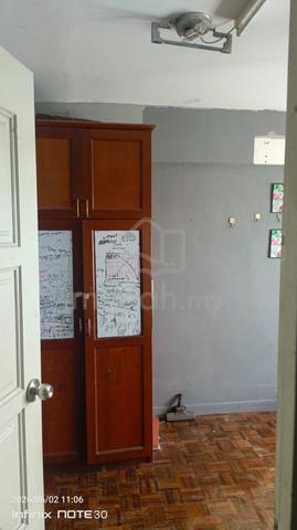Mencari housemate 1