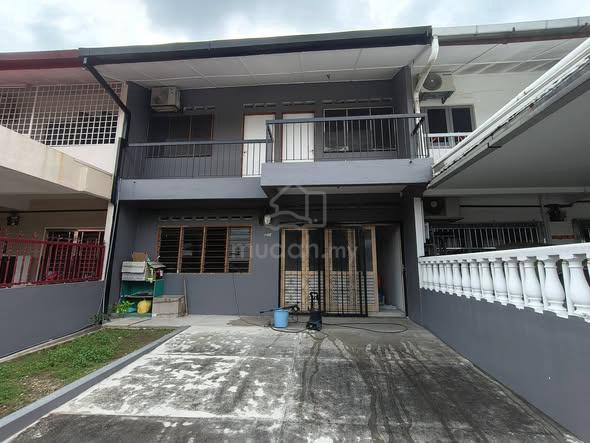 More parking space 2 storey link house at Bandar Baru Selayang 1