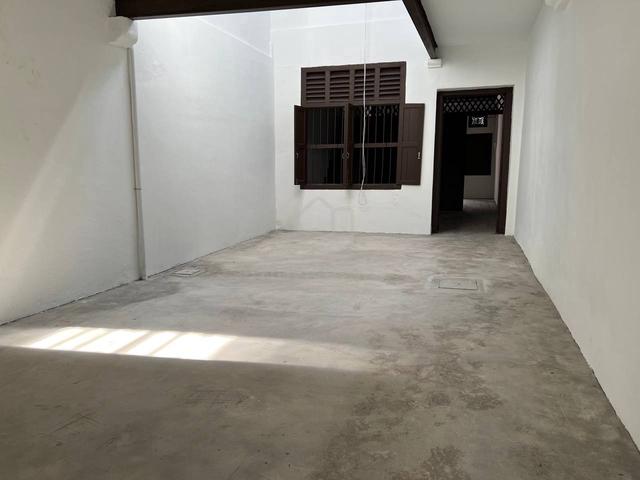 Multiple Units Lorong Prangin 2 Storey Shophouse 1,007sf Land HERITAGE 4