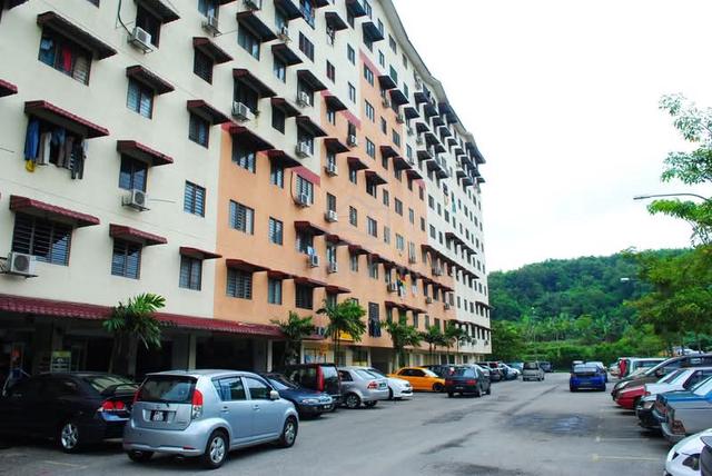 Aman Putra Apartment 1