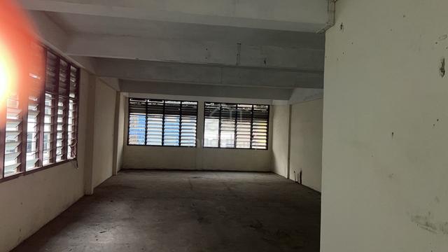 3-Storey Shop Lot Klang Town  Jalan Goh Hock Huat 1