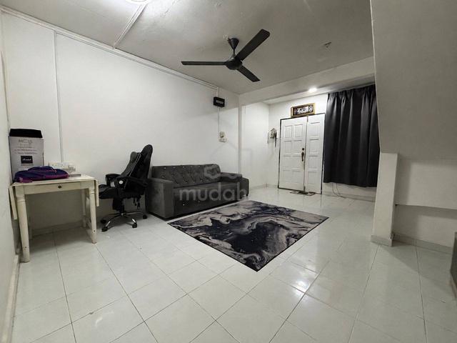Untuk Disewa ~ Jalan Ciku Taman Kota Masai 1