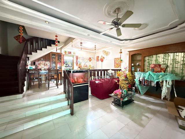 JB Town Taman Pelangi Double Storey Terrace 22x80 Renovated Extension 1
