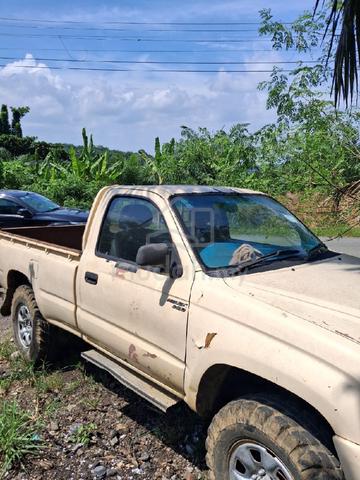 2003 Toyota HILUX 2.8 MY00 LN166R (M) - 1