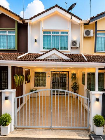 Nice House Taman Sri Kluang For Sale 1