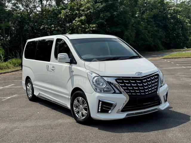 2018 Hyundai GRAND STAREX 2.5 ROYALE FACELIFT (A) - 1