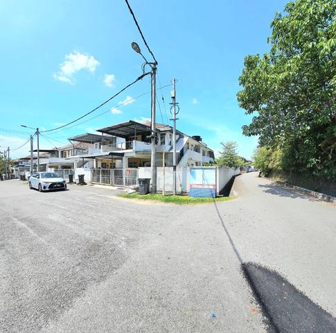 Freehold Townhouse Tanah besar Taman Kasa Height Alor Gajah Melaka 1