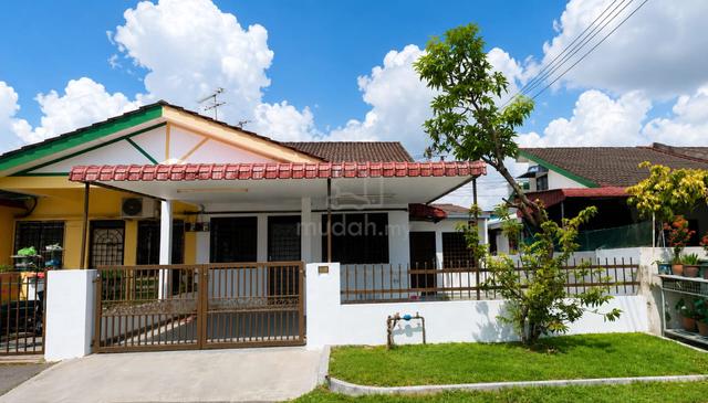 Pengkalan Station 18 Ipoh Single Storey Intermediate Corner House 1