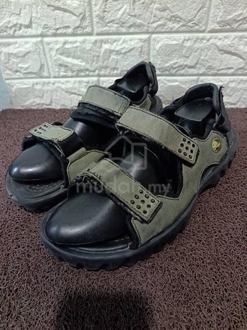 uk12 CROCS Sandals - photo 2 of 6