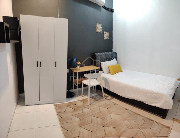 (FEMALE) room for rent 1