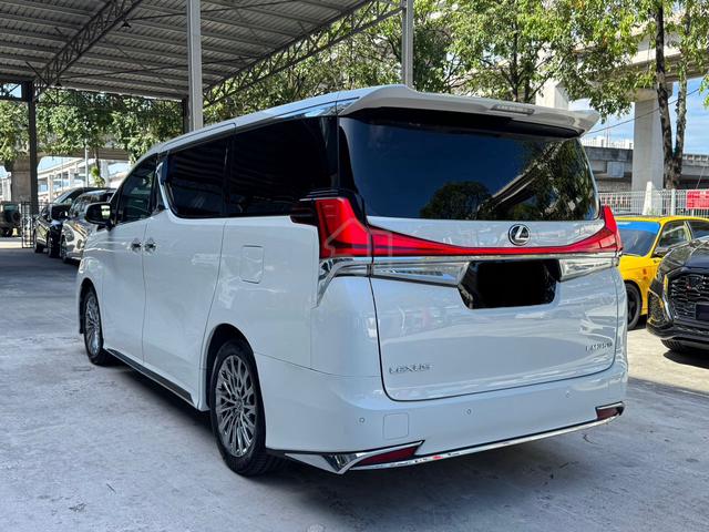 2015 Toyota VELLFIRE 2.5 4 Seater Royal Lounge - 3
