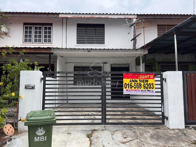 Double Storey House For Rent In Taman Cempaka Ipoh-Convenience area 1