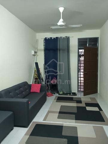Bilik Sewa Perempuan Taman Pinggiran Universiti,Bachok 1