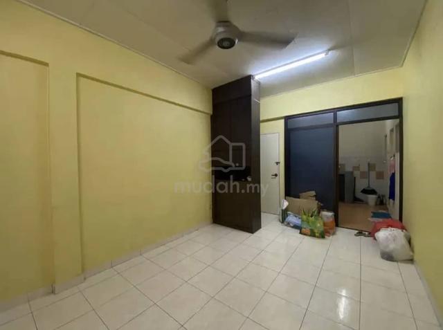 Taman Nusa Bestari, Shop Apartment 1
