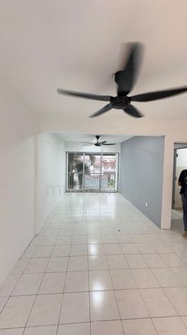 Mawar Apartment (Taman Bunga Raya) 1