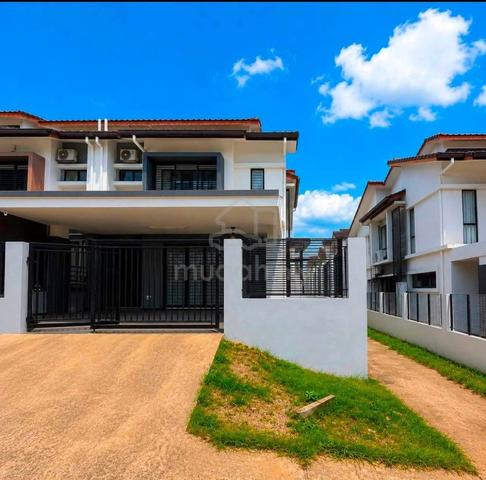 Newly Refurbished 2 Storey End Lot House in Denai Alam For Rent 1