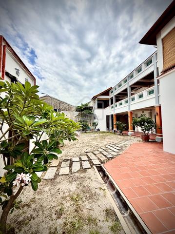 7 Adjoining Refurbished Heritage Shophouses in George Town 1