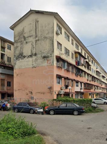 Taman Putra Budiman Flat 1