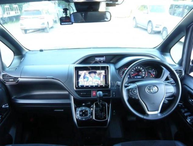 2021 Toyota VOXY 2.0 ZS (A) - 2