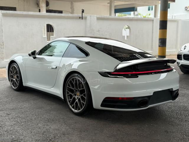 2023 Porsche 911 Carrera 992 3.0 Twin-Turbo - 4