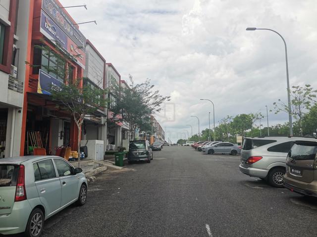 LOW Rent! Busy Main Road Easy Free Parking Cheng Highway EASY LOADING! 1