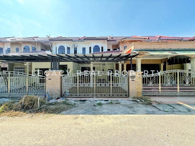 Teres 2 Tingkat Taman Impiana Pengkalan Chepa 4 Bilik 1