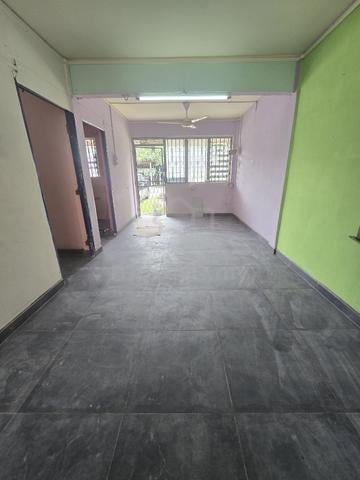 Flat Taman Ungku Tun Aminah 1