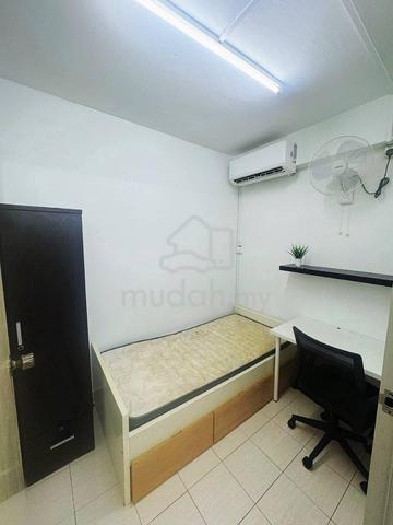 Single Room, Paradesa Rustica, Sri Damansara [MALE Unit, Bus to MRT] 1