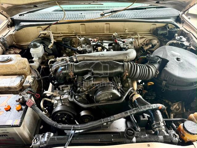 2003 Toyota HILUX 2.5 SR TURBO MY03 KDN165 (M) - 5