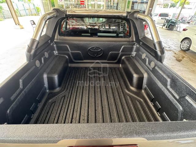 TOYOTA HILUX 2.4L V (A) NEW MODEL FULL Spe'c - 4