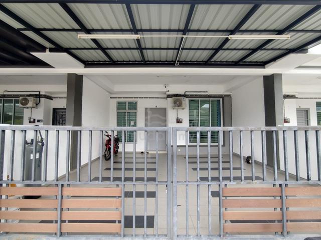 Taman Saujana Kluang Fully Furnished Room For Rent 1