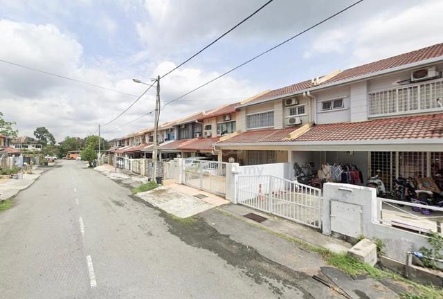 Below Market , 2 Storey 4room 3bath Pinggiran Putra, Taman Equine 1