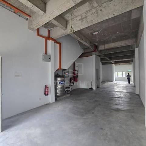 Corner 4 Storey Shop /Office With Lift, Facing Main Road 1