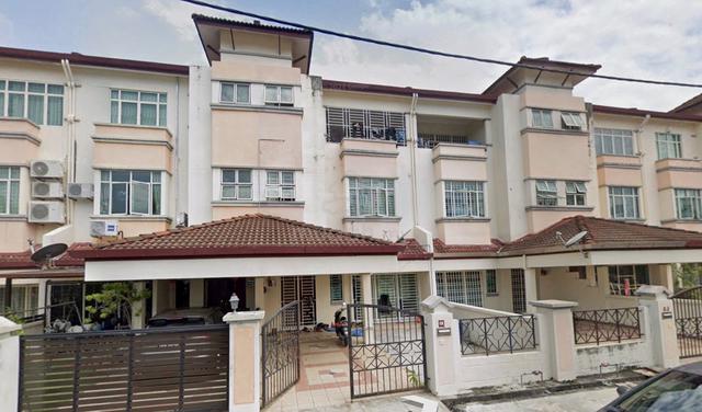 MAIN ROAD 3 Storey Terrace Landed House Tingkat Kenari Sungai Ara Rent 1