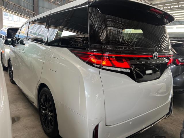 2024 Toyota VELLFIRE 2.4 Z PREMIER RR MON BLACK IN - 2