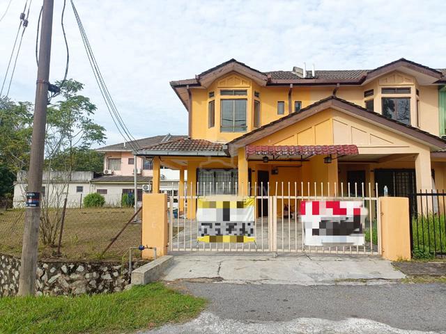 Corner Lot - Extra Land 1