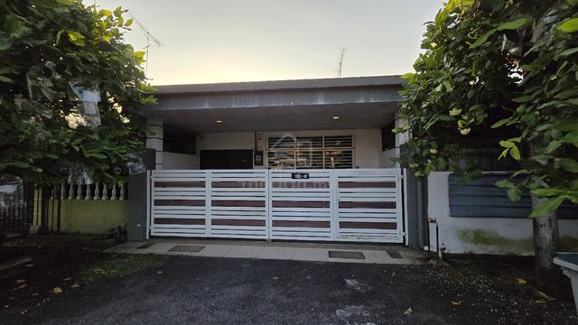Room Rent Kota Laksamana 1