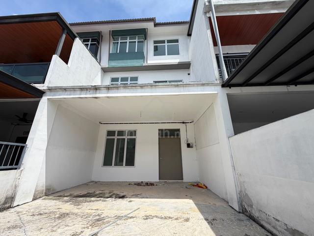 [[PALING MURAH]] 3 Storey Terrace House, Scientex Kundang Jaya, Rawang 1